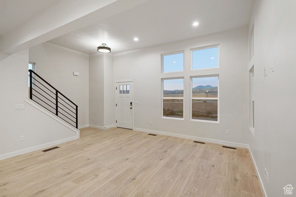 Photo 8 for MLS #2112781 at 7038 W Lake Ave
