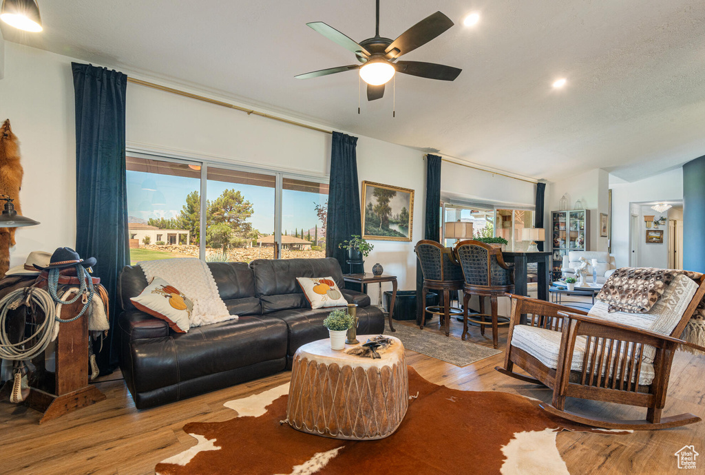 Photo 13 for MLS #2112824 at 2159 Fairway Hills Dr #40
