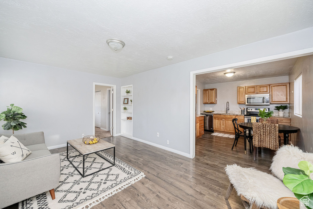 Photo 4 for MLS #2112855 at 573 E 5th St