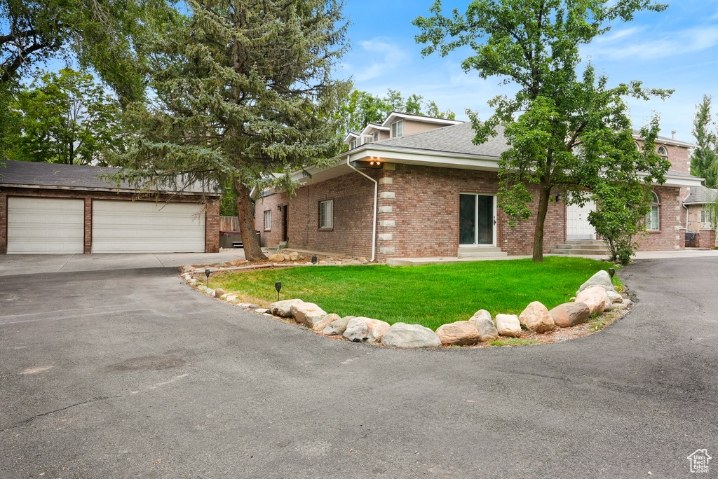 6307 S OLES LN Holladay, UT 84121
