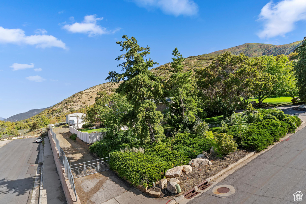 2273 E SNOQUALMIE CIR DR Layton, UT 84040