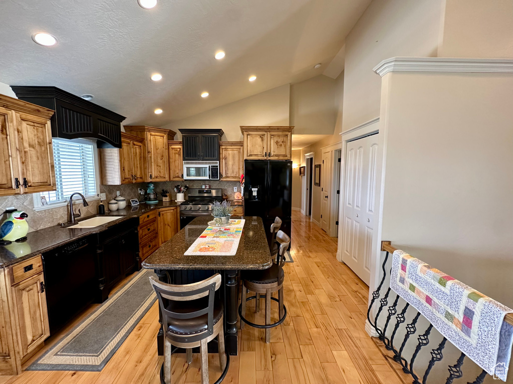 Photo 14 for MLS #2112884 at 653 N 200 East