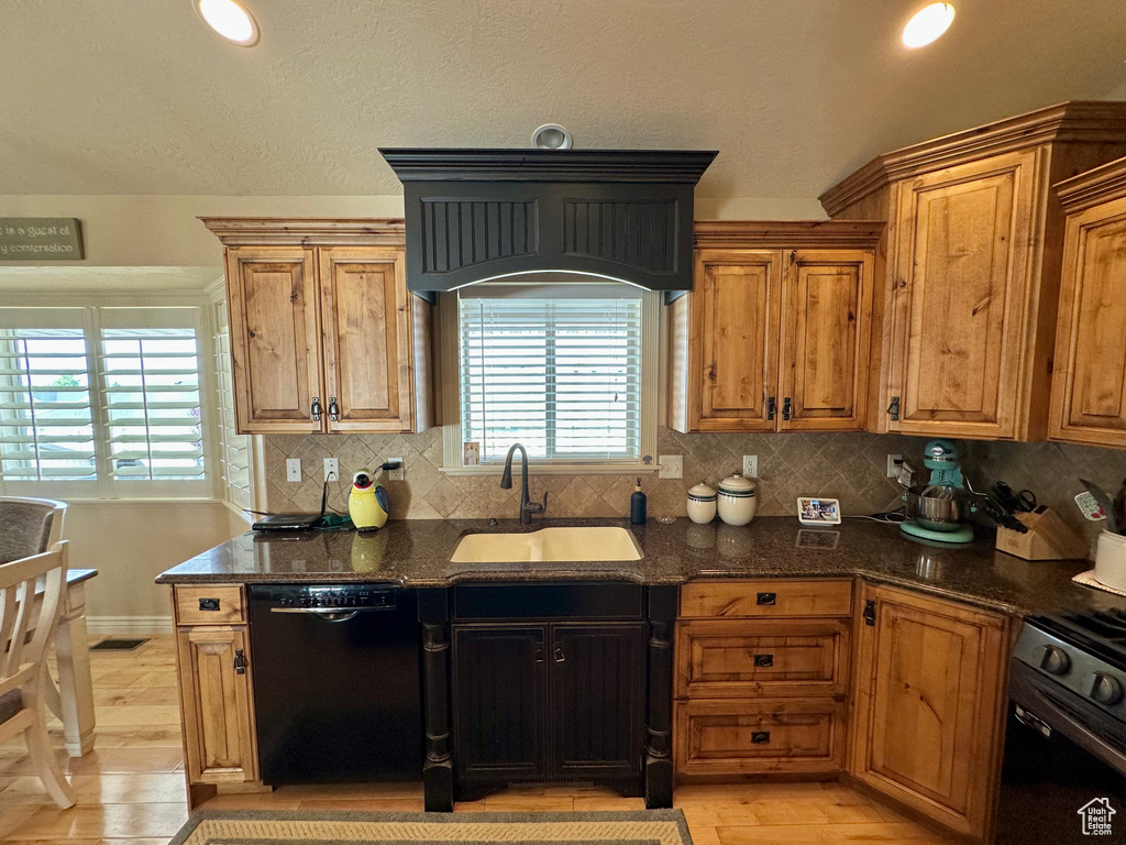 Photo 15 for MLS #2112884 at 653 N 200 East