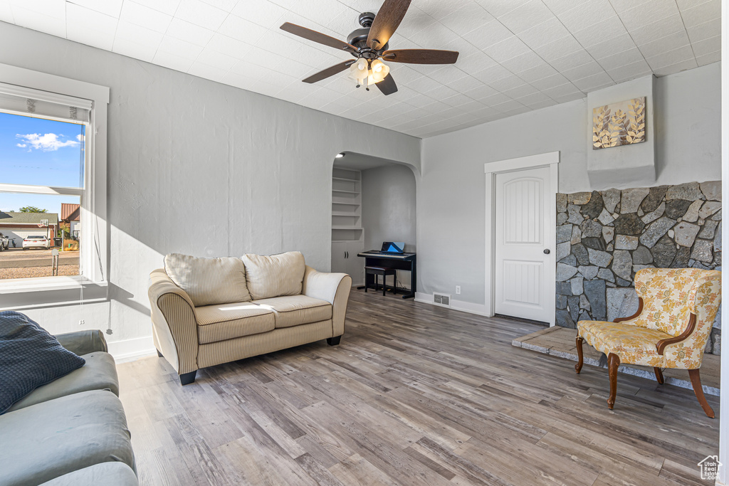 Photo 8 for MLS #2112885 at 180 E 400 North