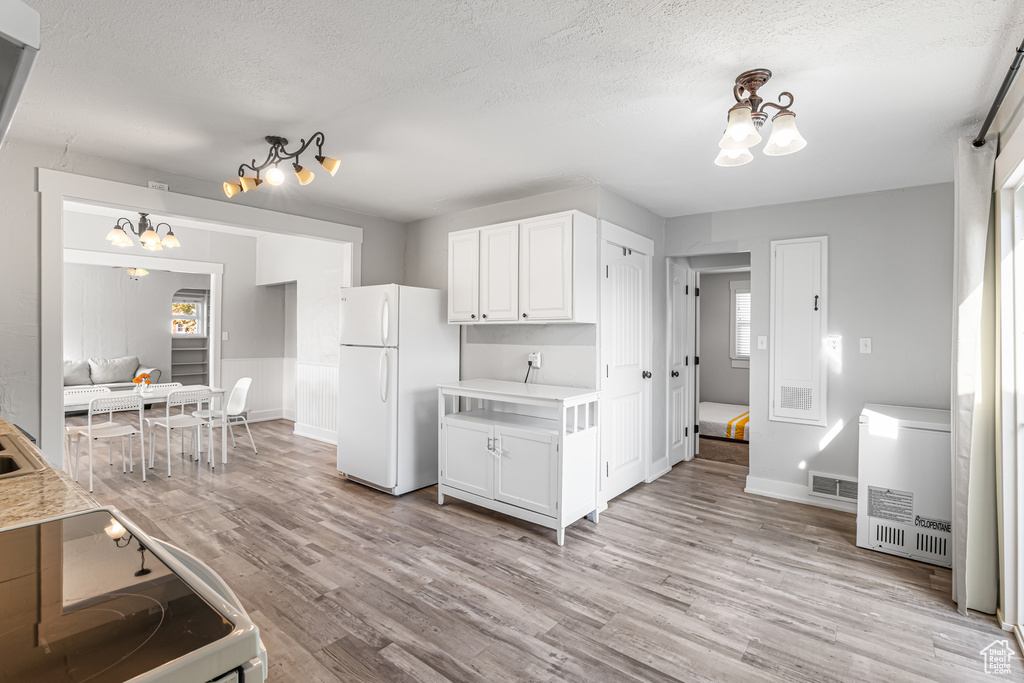 Photo 11 for MLS #2112885 at 180 E 400 North