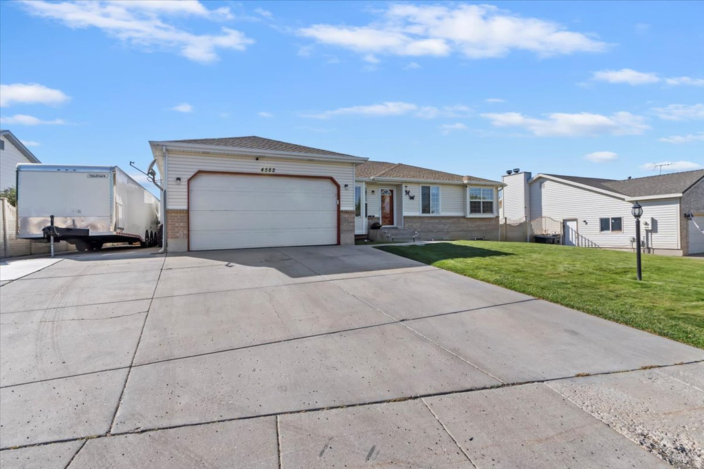 4582 S EARLY DUKE ST West Valley City, UT 84120