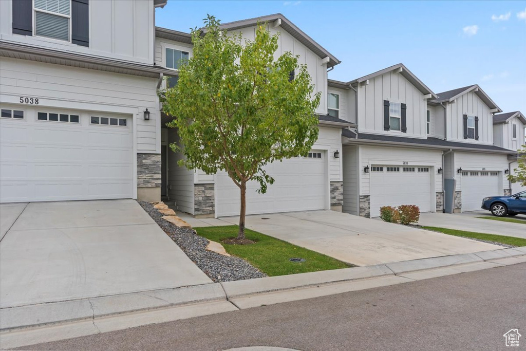 Photo 3 for MLS #2112926 at 5034 N Marble Fox Way