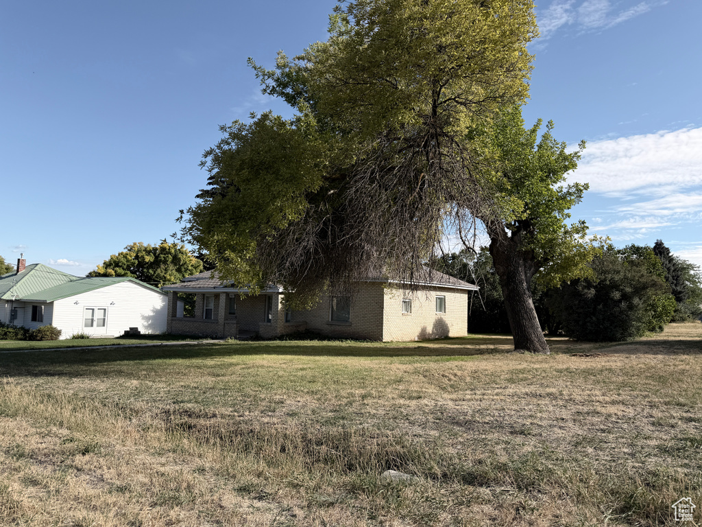 102 E 200 S Clarkston, UT 84305