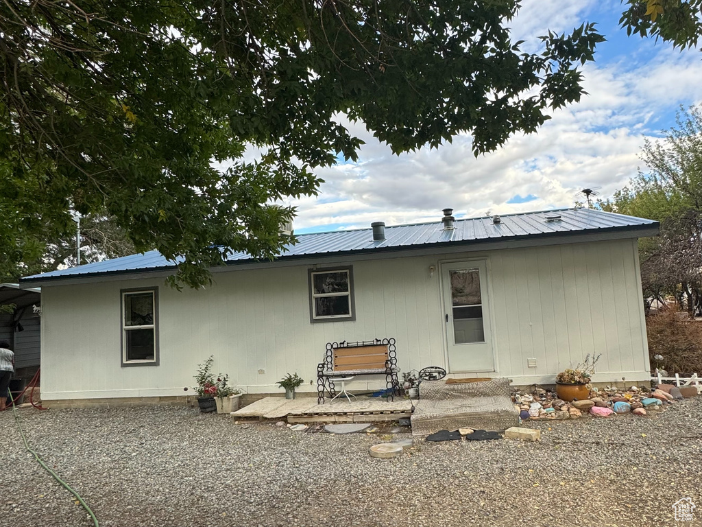 Photo 4 for MLS #2112961 at 10106 E 2800 South