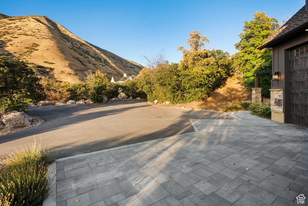 Photo 5 for MLS #2112983 at 1141 S Oak Leaf Ln