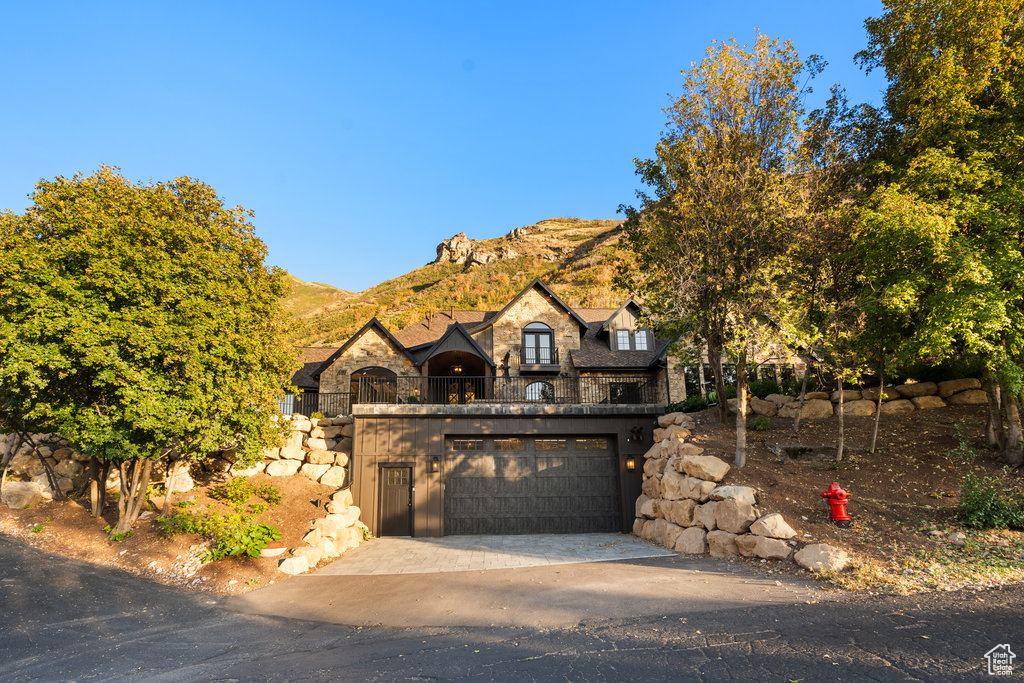 Photo 6 for MLS #2112983 at 1141 S Oak Leaf Ln