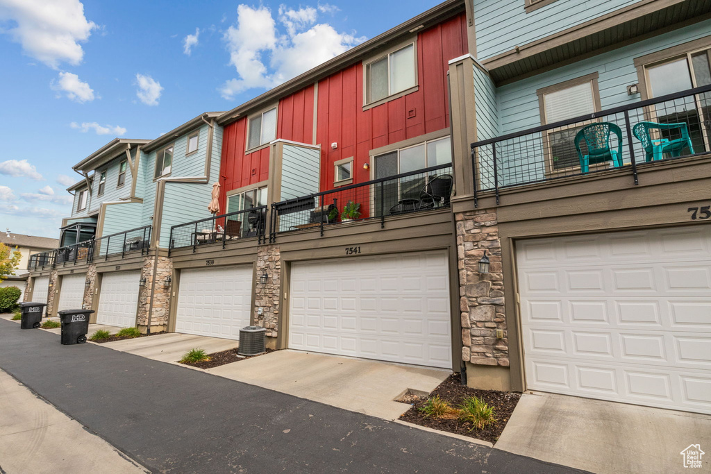 7541 S COREIANO LN Midvale, UT 84047