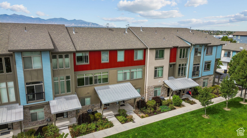 7541 S COREIANO LN Midvale, UT 84047