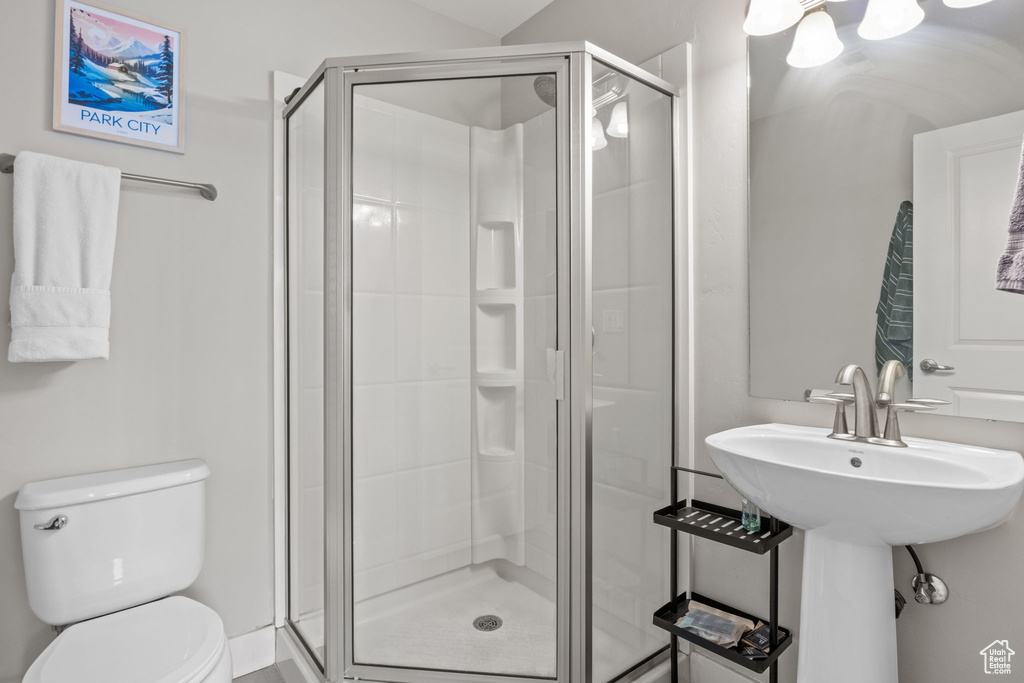 7541 S COREIANO LN Midvale, UT 84047