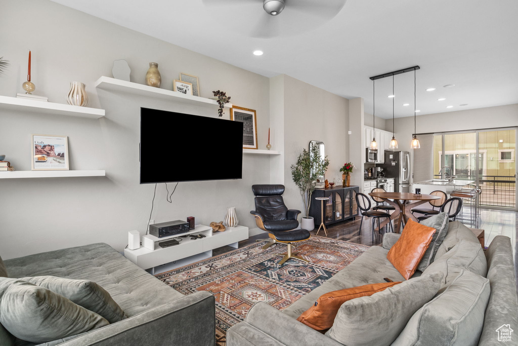 7541 S COREIANO LN Midvale, UT 84047