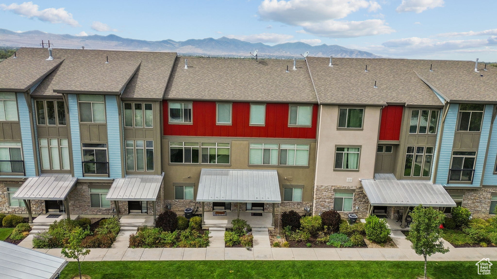 7541 S COREIANO LN Midvale, UT 84047