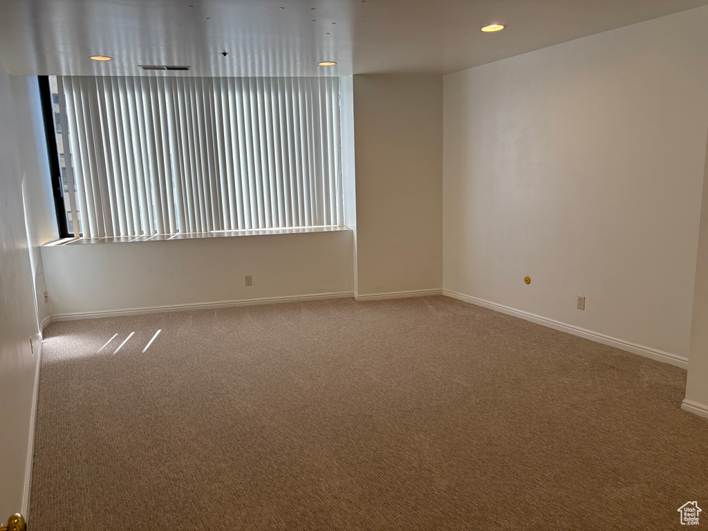 Photo 4 for MLS #2113023 at 48 W Broadway #1602