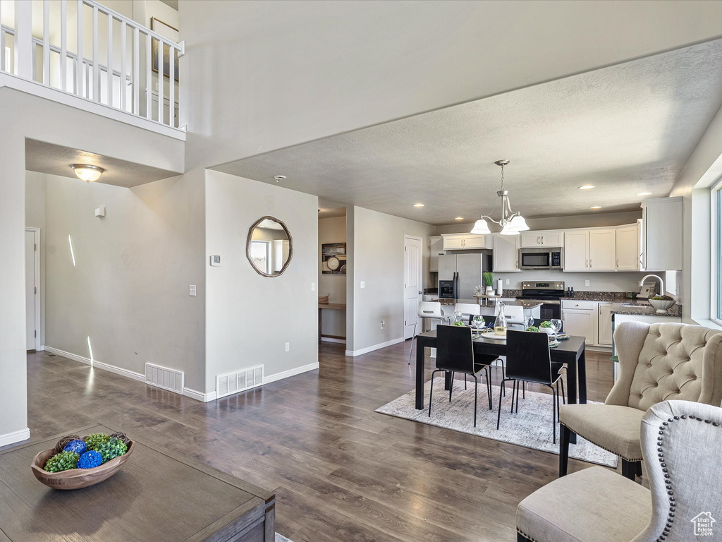 2956 S WILLOW CREEK DR Saratoga Springs, UT 84045