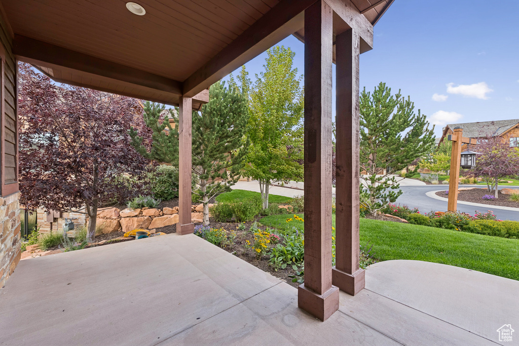 Photo 50 for MLS #2113073 at 1624 E Abajo Peak Cir