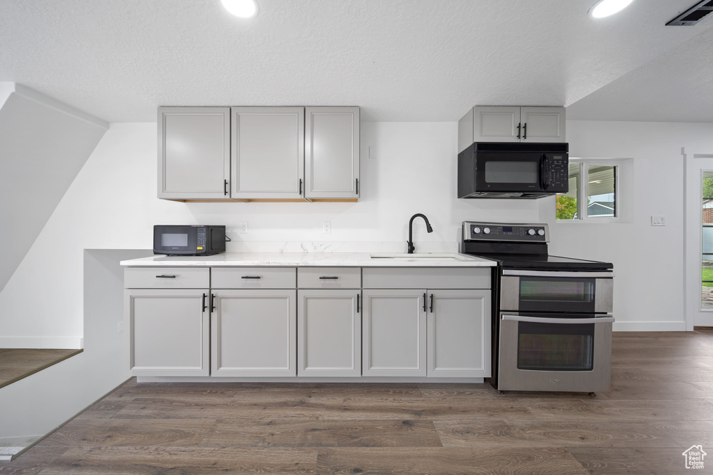 Photo 14 for MLS #2113082 at 421 E Saunders St