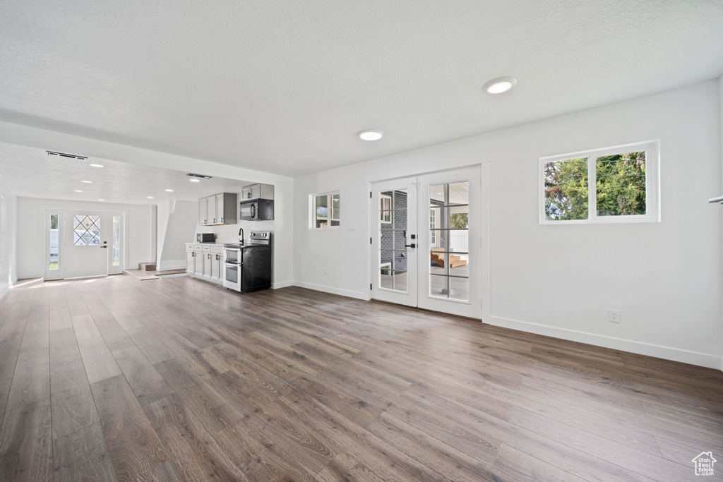 Photo 15 for MLS #2113082 at 421 E Saunders St