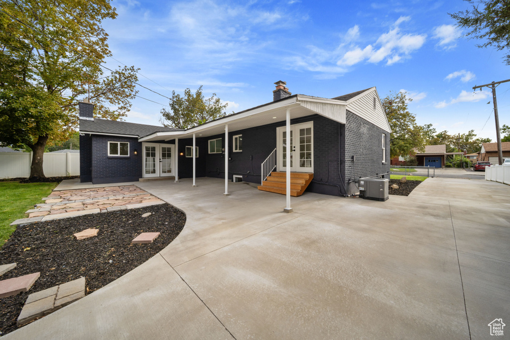 Photo 28 for MLS #2113082 at 421 E Saunders St