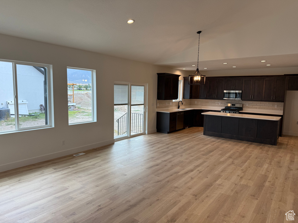 Photo 4 for MLS #2113122 at 5226 N Ventura Cir