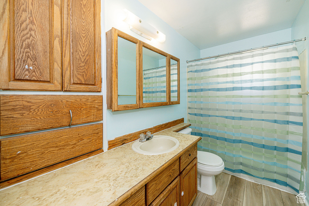 143 W 650 N Clearfield, UT 84015