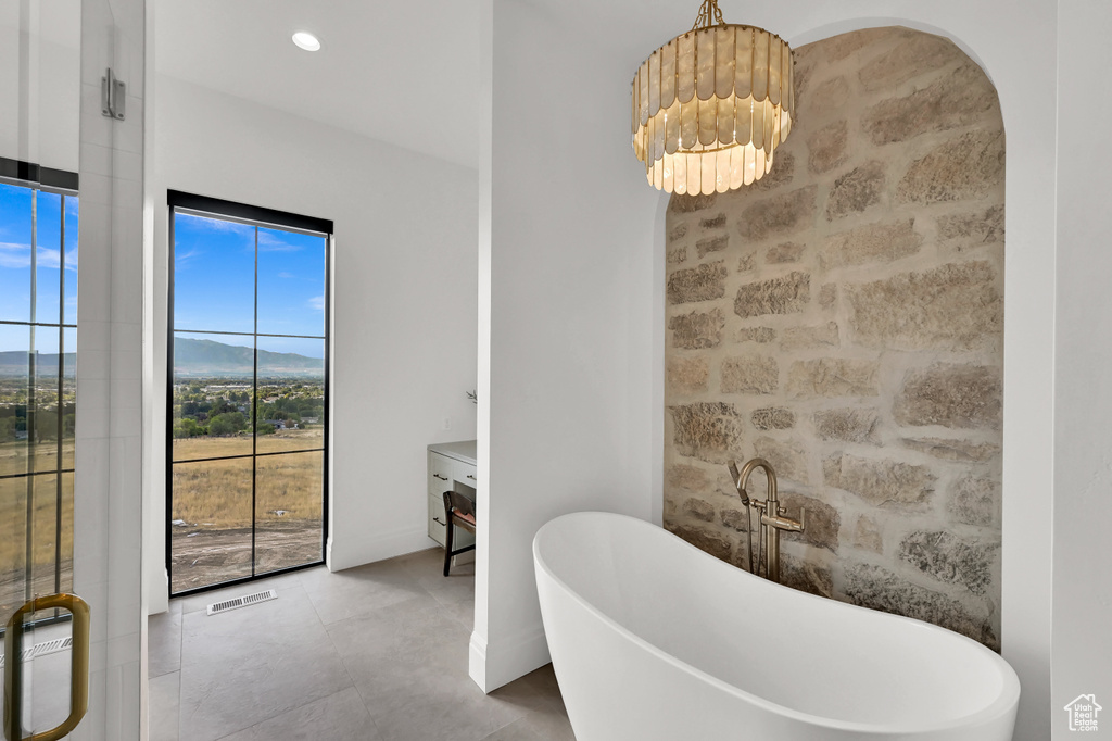 261 N SARAH ST Providence, UT 84332