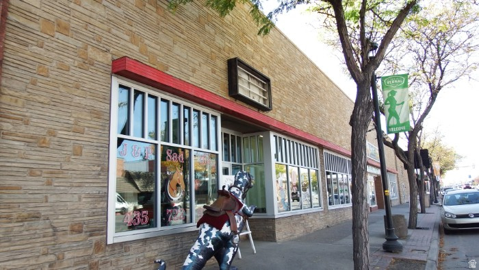 25 W Main St, Vernal, UT 84078