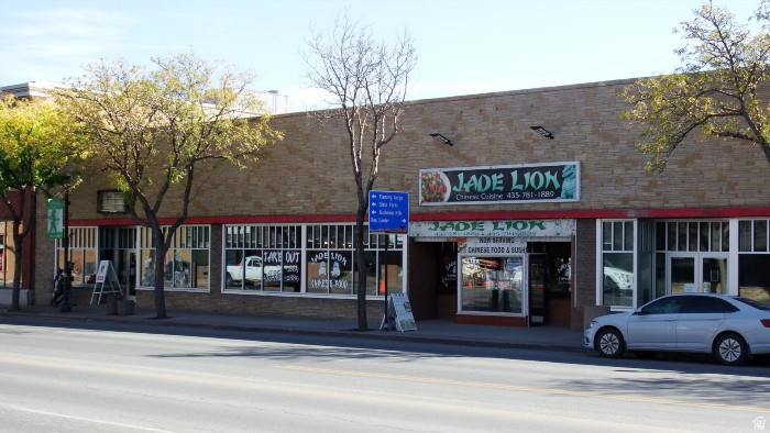 25 W MAIN ST photo 2