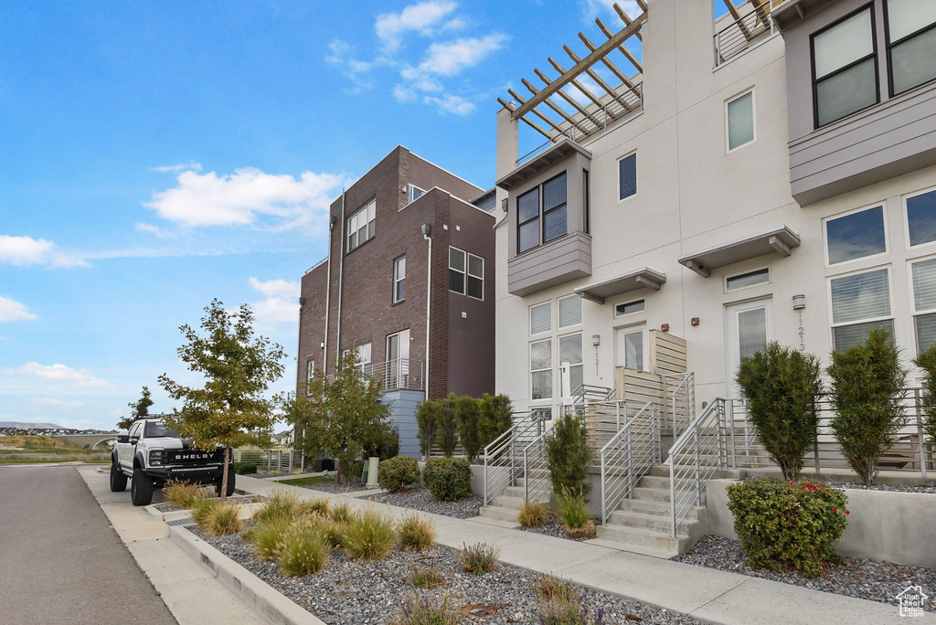 11211 S CLEAR BLUE DR South Jordan, UT 84009