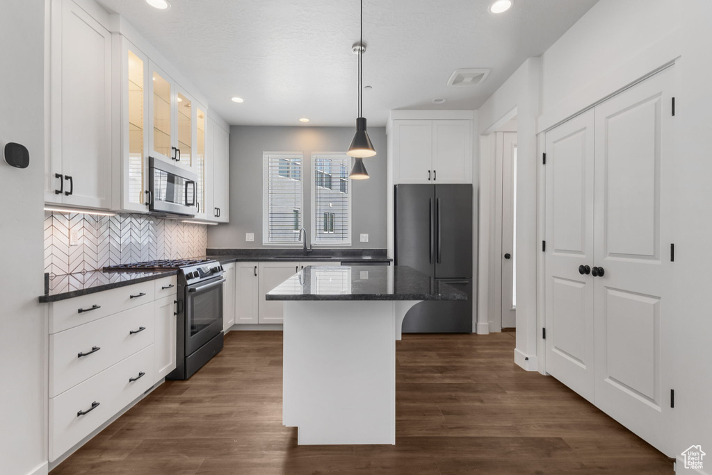 11211 S CLEAR BLUE DR South Jordan, UT 84009
