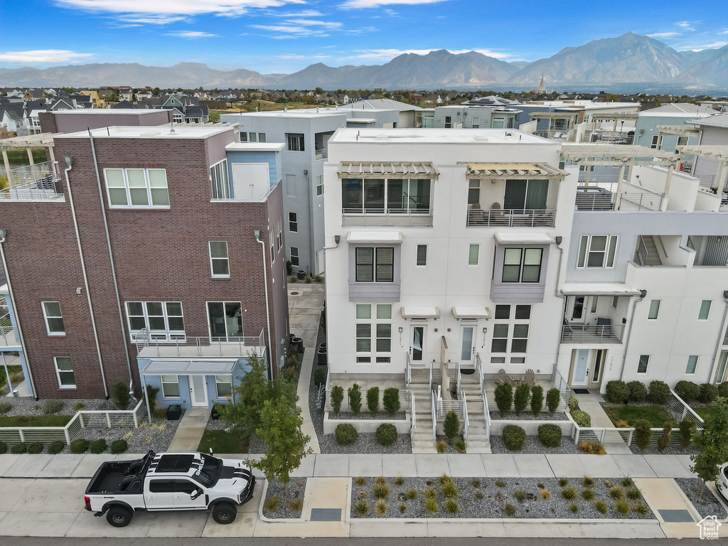 11211 S CLEAR BLUE DR South Jordan, UT 84009