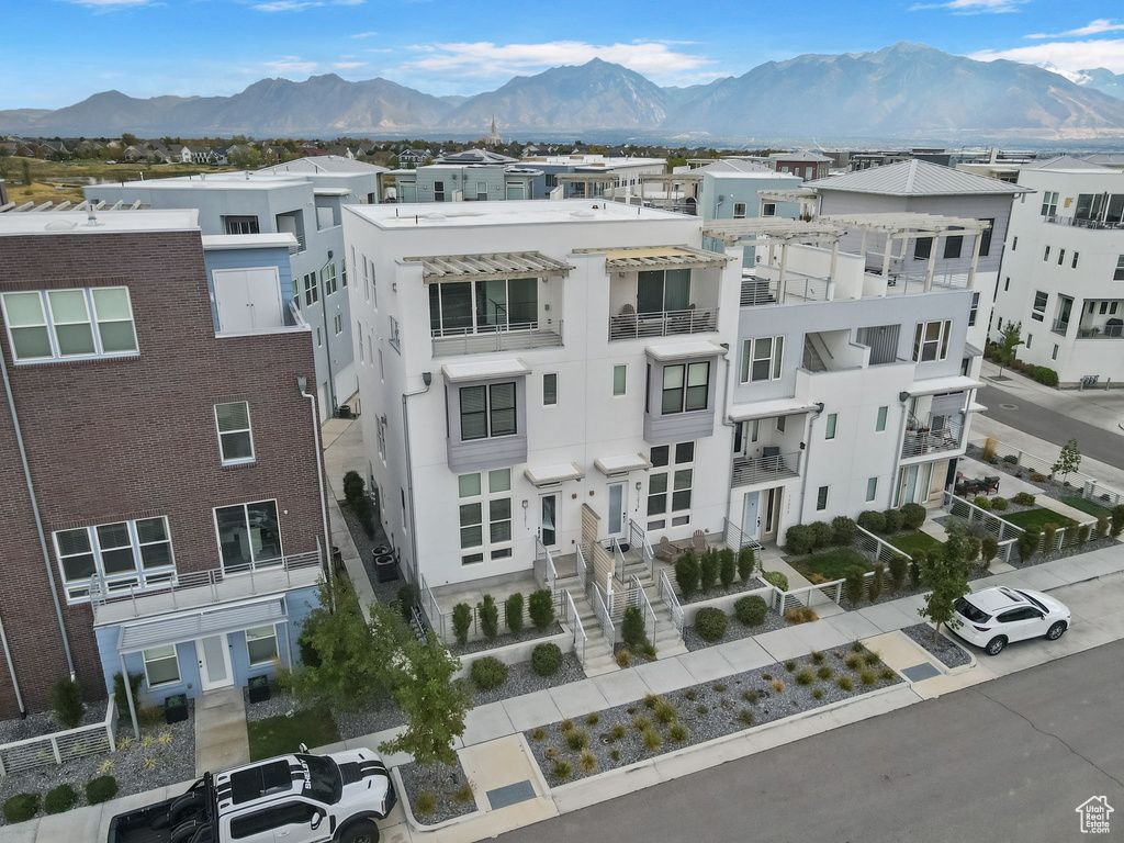 11211 S CLEAR BLUE DR South Jordan, UT 84009