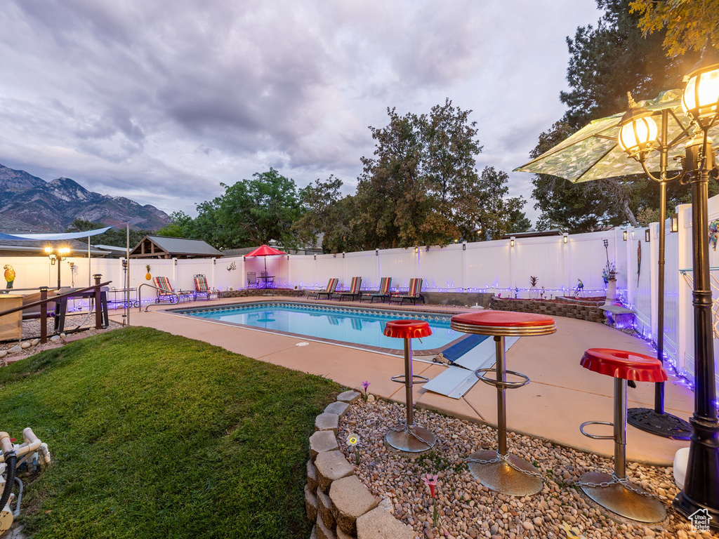 8571 S MONITOR DR Sandy, UT 84093