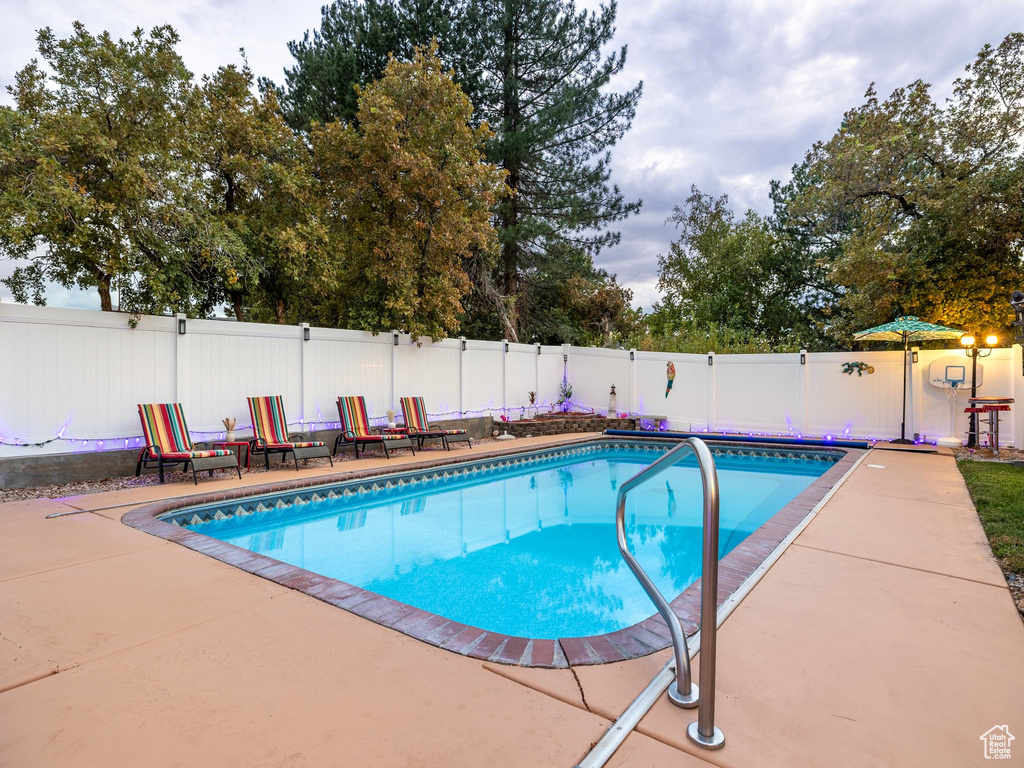 8571 S MONITOR DR Sandy, UT 84093