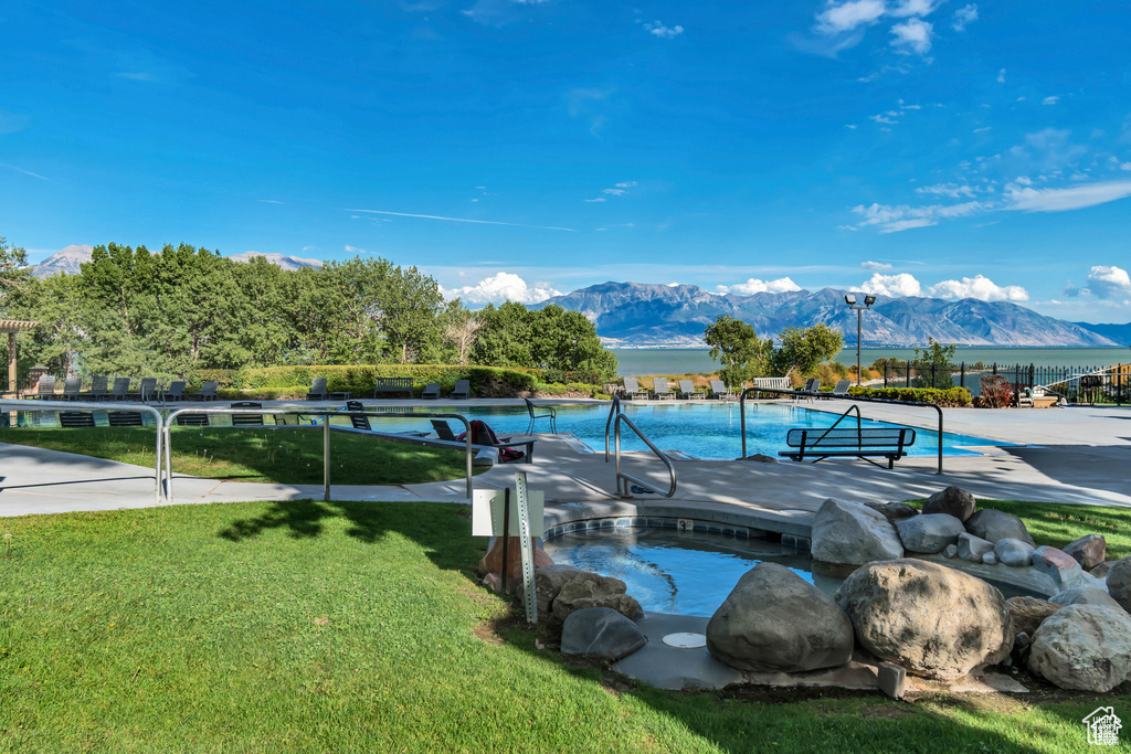 901 S SARATOGA DR Saratoga Springs, UT 84045