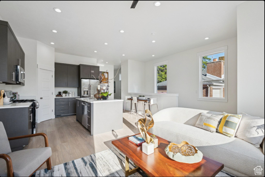 565 N 1200 W Salt Lake City, UT 84116