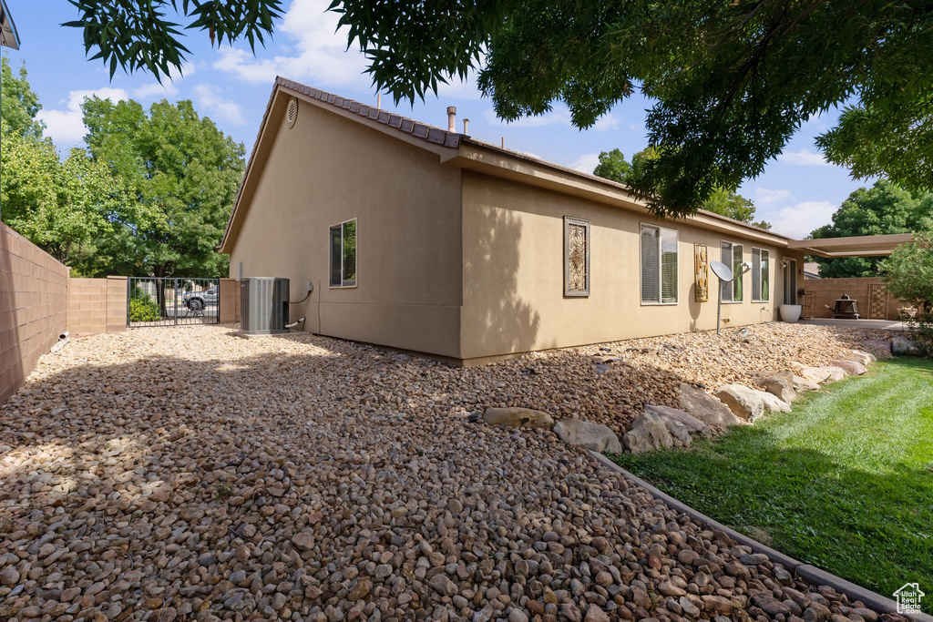 Photo 3 for MLS #2113291 at 608 E 1010 South