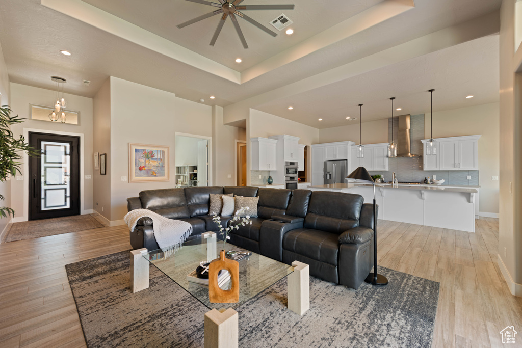 Photo 5 for MLS #2113294 at 771 E Palisades Cir