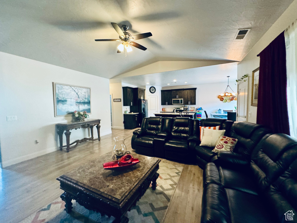 Photo 7 for MLS #2113327 at 321 W 600 North