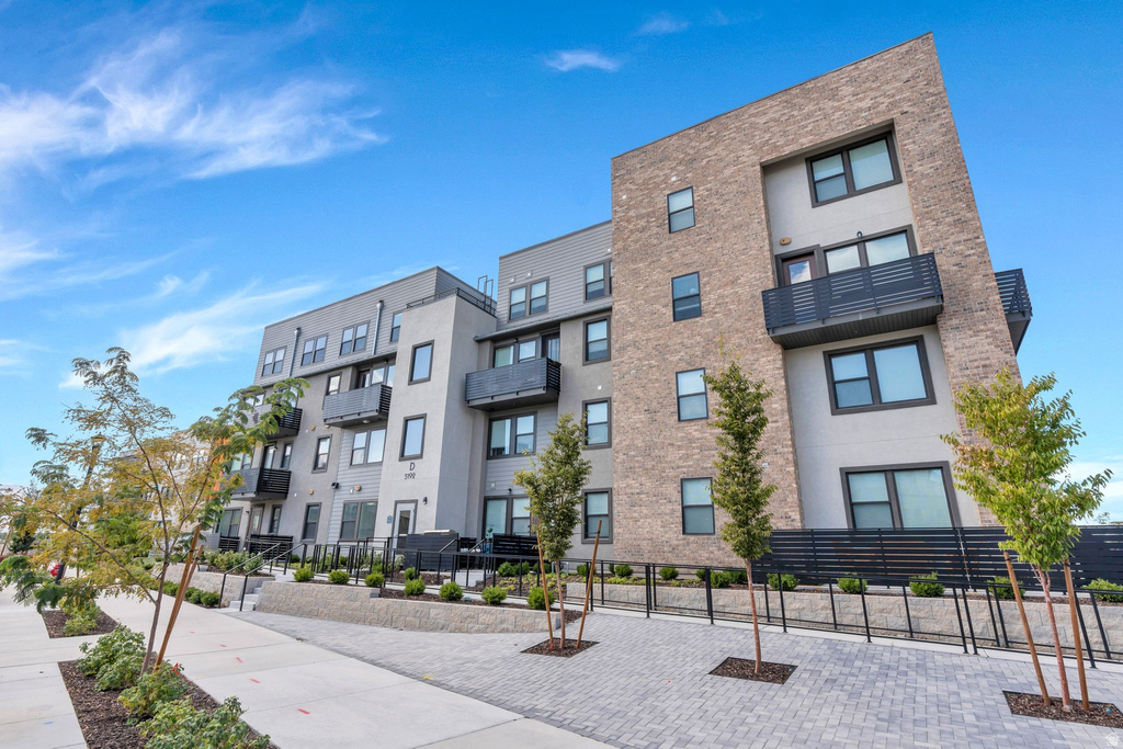 5192 W BLACK TWIG DR #D101 South Jordan, UT 84009