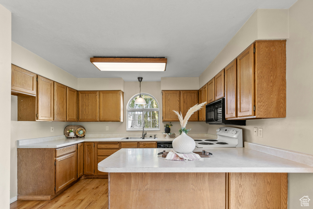 43 E 1825 N Centerville, UT 84014