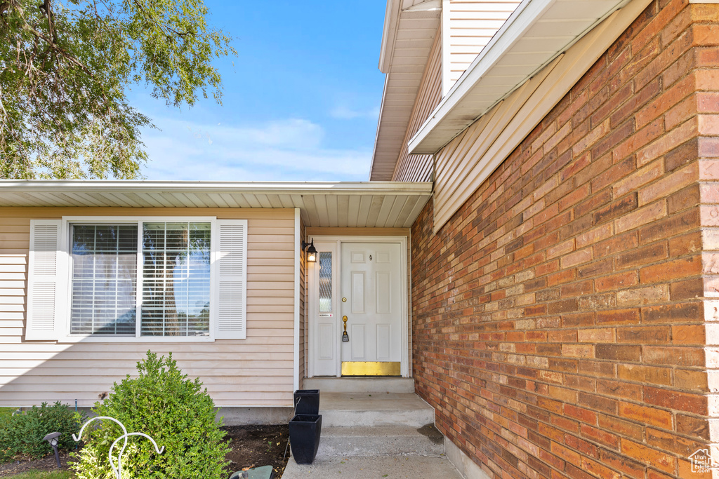 43 E 1825 N Centerville, UT 84014