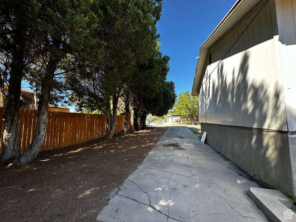 3695 W CAROLINA DR West Jordan, UT 84084