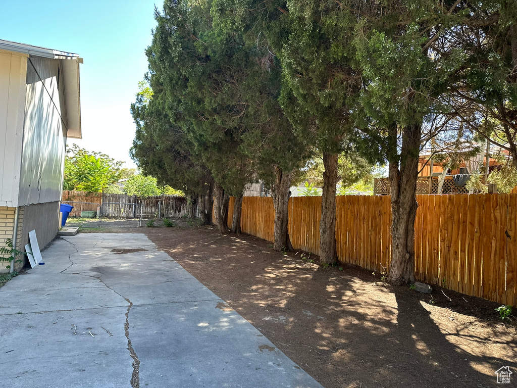 3695 W CAROLINA DR West Jordan, UT 84084