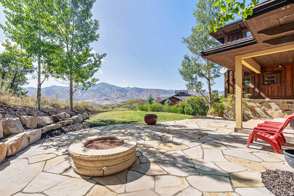 1210 LASSO TRL Hideout, UT 84036