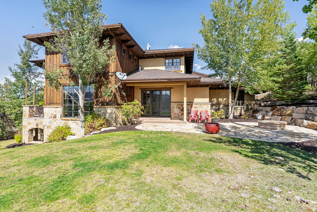 1210 LASSO TRL Hideout, UT 84036