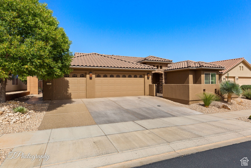 1586 W BONITA BAY CIR St George, UT 84790